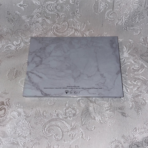 NWT PÜR SOIRÉE DIARIES Neutral Eyeshadow Palette - Picture 3 of 3